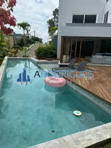 Venda de Casa em Condomínio de Luxo em Alphaville II, Salvador-BA: 3 Quartos, 3 Suítes, 2 