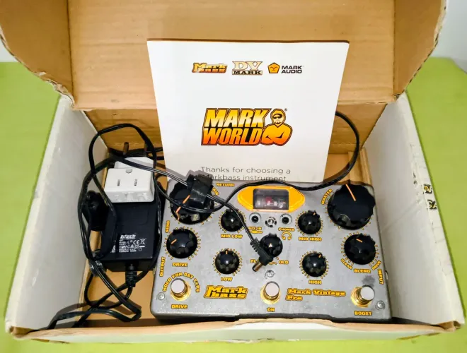 Pedal preamp Markbass Vintage DI com fonte e caixa original!