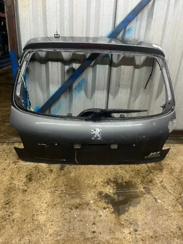 Tampa traseira Peugeot 207 - RS Auto Peças 