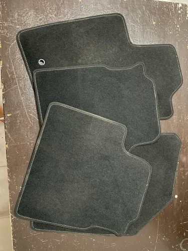 Jogo de 4 peças de tapete para carro Fastback