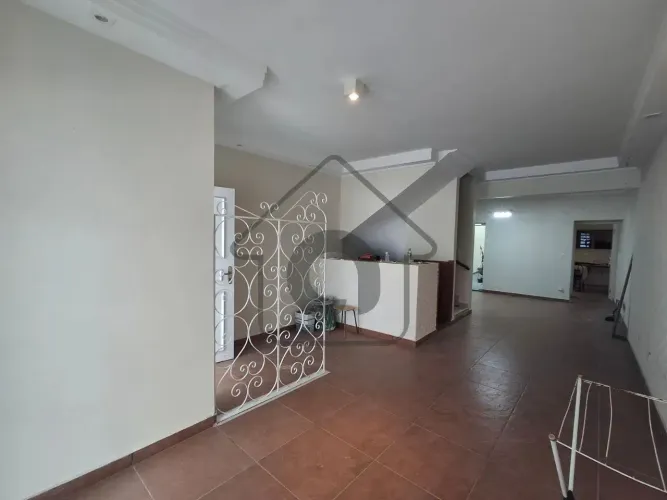Casa para locação na Vila Mariana, São Paulo-SP: 4 quartos, 1 suíte, 1 sala, 4 banheiros, 