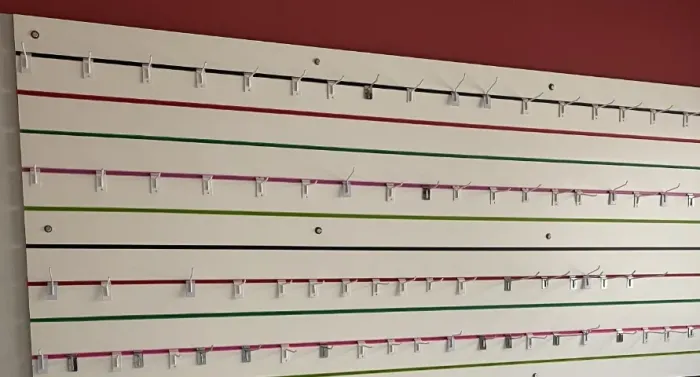 Painel Canaletado com as canaletas 2,44x0,60 mt