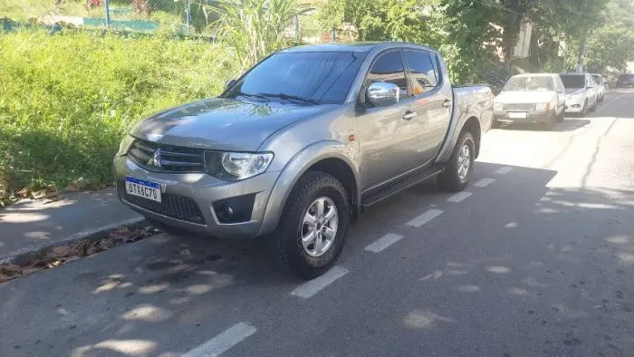Mitsubishi L200 Triton HLS 2.4 Flex 16V CD Mec. 2013