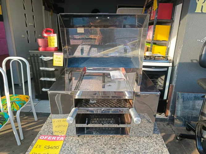 Churrasqueira a bafo Tramontina inox semi-nova pouco uso pago $1480 vendo por $750,00