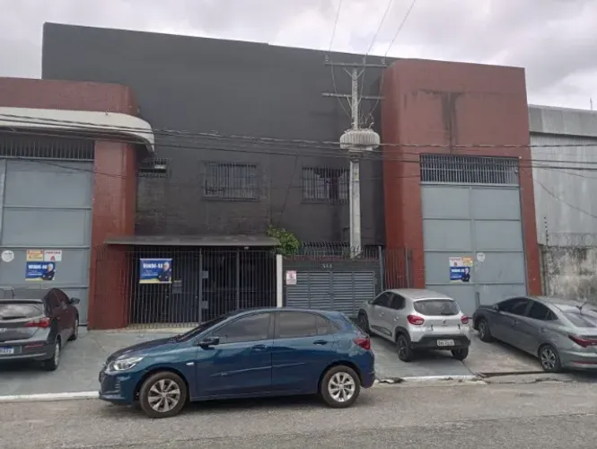 Galpão Comercial / Pedreira