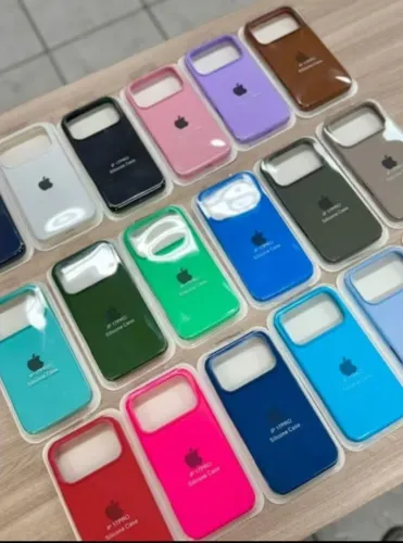 Capa iphone 17 Pro max aveludada.