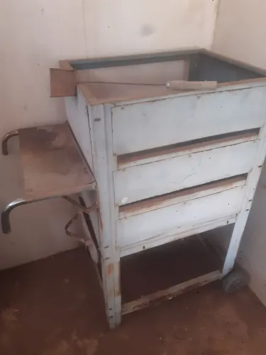 Churrasqueira 0.65x0.50x1.15 altura com rodinha RS 340.00 usada poucas vezes entrego
