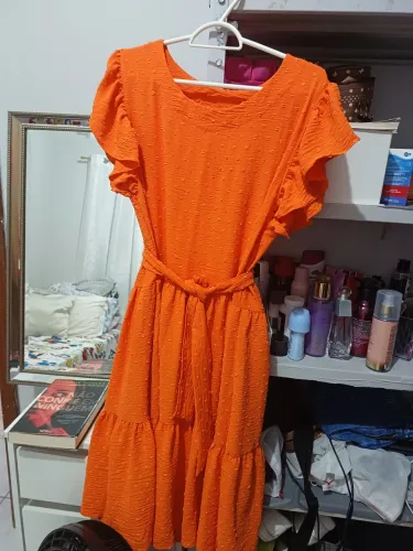 Vestido Laranja com Detalhes e Cinto