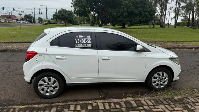 Chevrolet Onix Hatch LT 1.4 8V Flex Power Mec. 4P 2013