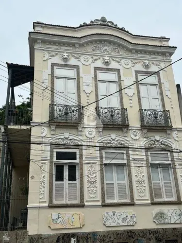 Próximo à Lapa! Apaixonante apartamento de quarto e sala, em localização estratégica.
