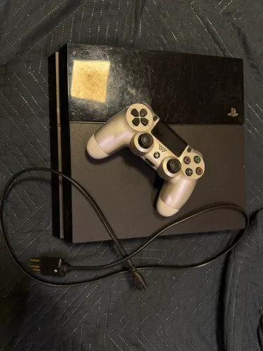 Playstation 4 com controle