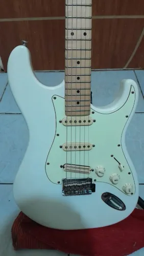 Guitarra Tagima T635 com Malagoli