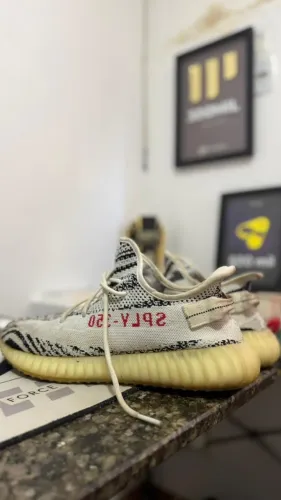 yeezy Zebra (Raridade)
