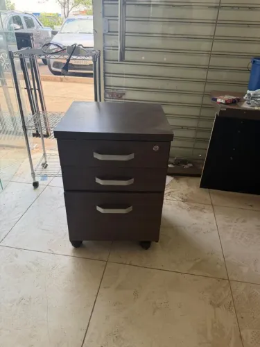 ARMÁRIO DE ESCRITÓRIO COM 3 GAVETAS
