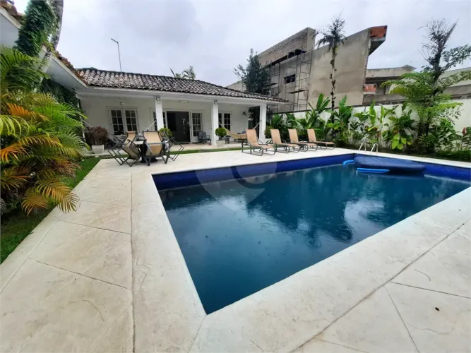 Casa com 5 quartos à venda em Jardim acapulco - SP