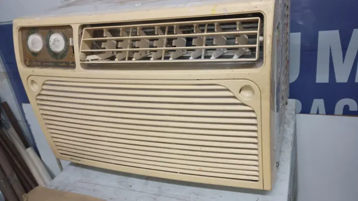 AR-CONDICIONADO DE JANELA À VENDA