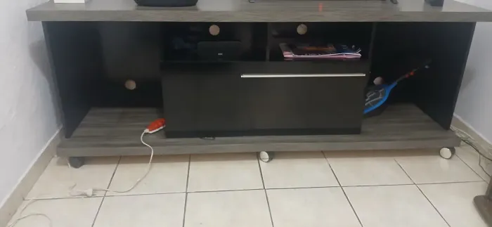 Vendo este rack estado de novo para desocupar a sala ?