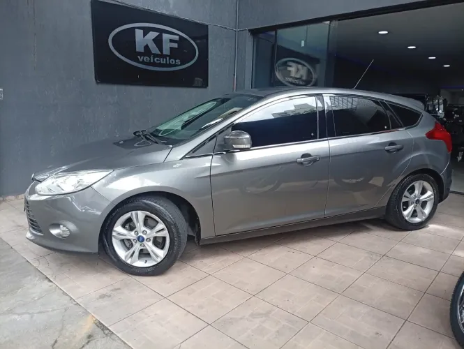 Ford Focus 1.6 S/se/se Plus Flex 8v/16v 5P 2015