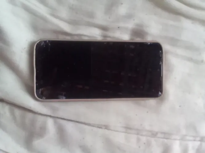Celular moto(E7) defeito no display é tela 300,00