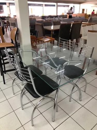 Mesa de vidro com 4 cadeiras NOVA