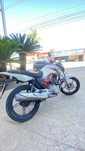 Vendo essa Titan único dono