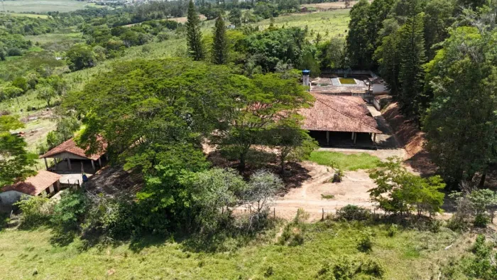 *EXCELENTE SÍTIO A VENDA NA REGIÃO DE ITAPETININGA-SP* ?? Área Total: 10 Alqueires Pastage
