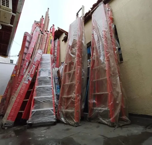 Escada alumínio e fibra