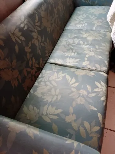 Vendo sofá 3 lugares....por 150,00 reais