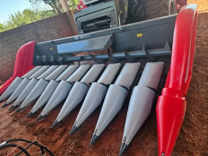 Plataforma de Milho 11x45 Massey Ferguson - NOVA (Sem Uso)