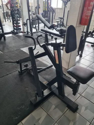 Aparelho de musculação 