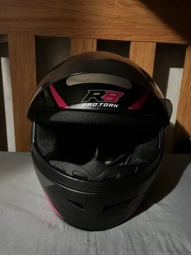 Capacete pra moto novinho