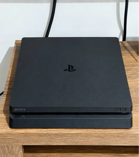 Playstation 4 Slim 1TB