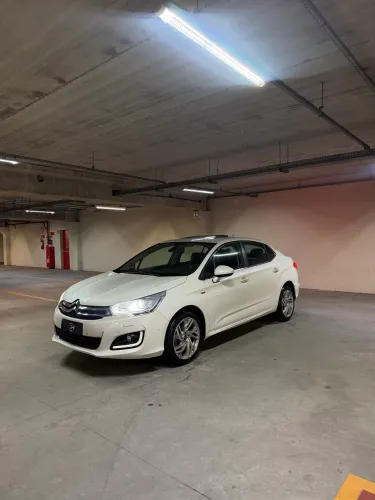 Citroen C4 Lounge Exclusive 1.6 Turbo 4P Aut. 2014