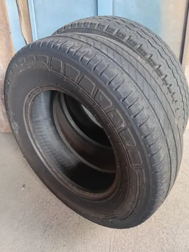 Pneu 205x75R16