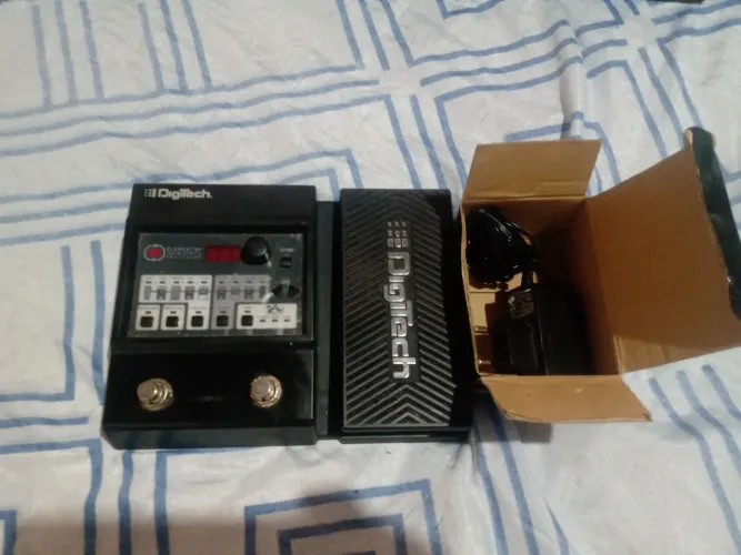 Pedal de Efeitos Digitech Element XP