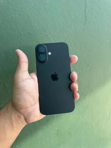 iPhone 16 preto