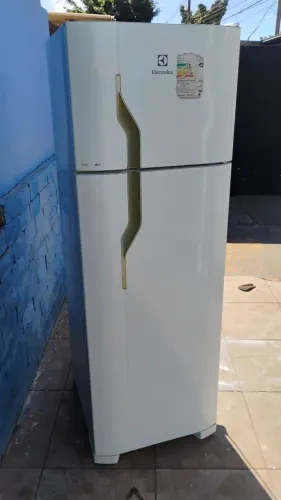 Geladeira Electrolux 260 litros gelo seco