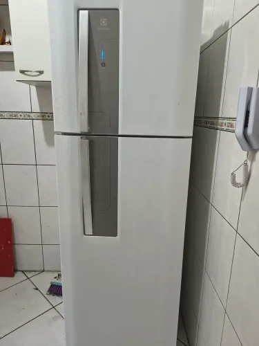Geladeira Eletrolux 382L frost free tf42 não entrego