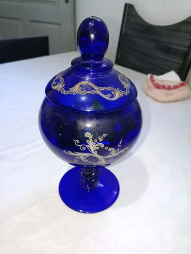 Vendo essa linda bomboniere antiga!! não faço entrega!