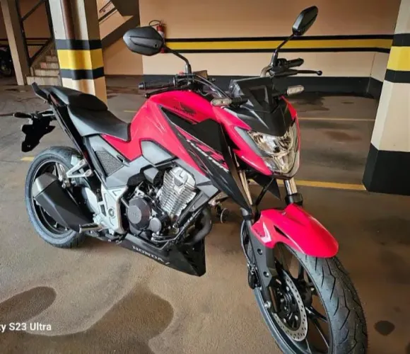 Cb 300 para sair hoje