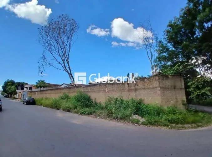 LOTE PRÓXIMO AO HAROLDO TOURINHO