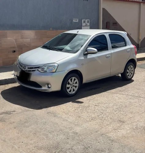 Toyota Etios X 1.3 Flex 16V 5P Mec. 2014