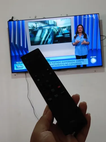 TV TCL smart 50 polegadas 2 meses de uso 