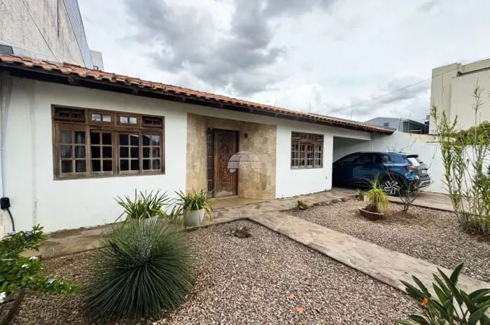 Casa Residencial para Venda com 3 quartos em São José dos Pinhais
