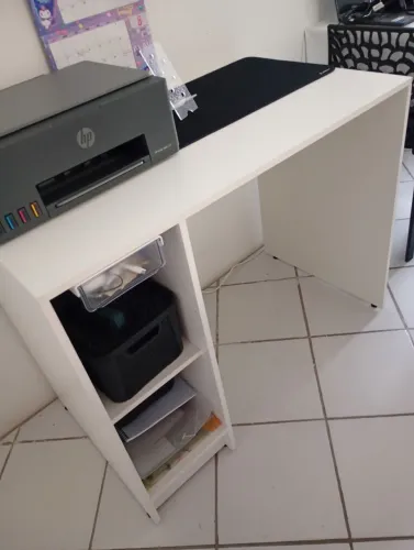 Vende-se mesa de estudo