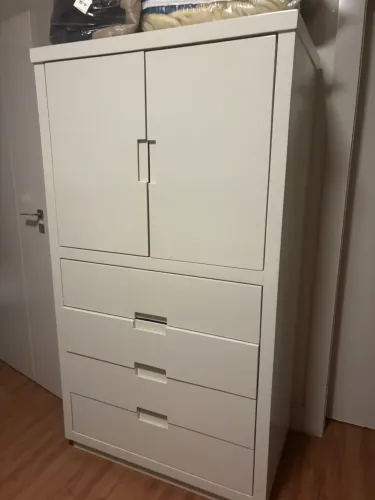 Vende se armário  Madeira maciça  Laca PU Bege  