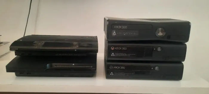 Vendo 2 Ps3 e 3 Xbox 360 para retirada de peças