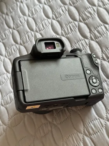 Câmera Canon EOS R50
