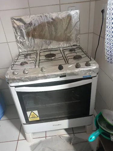 Fogão e sofá