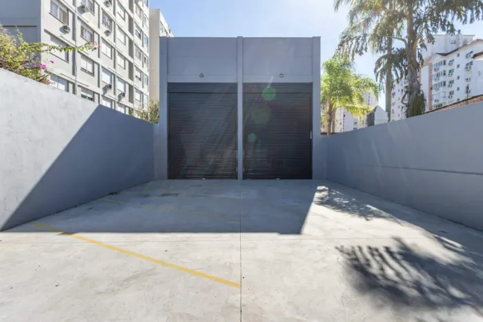 Loja Comercial para Aluguel na Tristeza, Porto Alegre | 405m² | 2 Banheiros | 5 Vagas